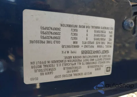 2000 GMC Jimmy Sle z USA, uszkodzony, nr VIN 1GKDT13W4Y2359595